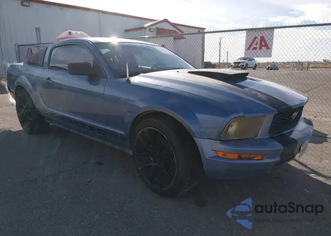 2007 Ford Mustang V6 Deluxe/V6 Premium z USA, uszkodzony, nr VIN 1ZVFT80N175258095